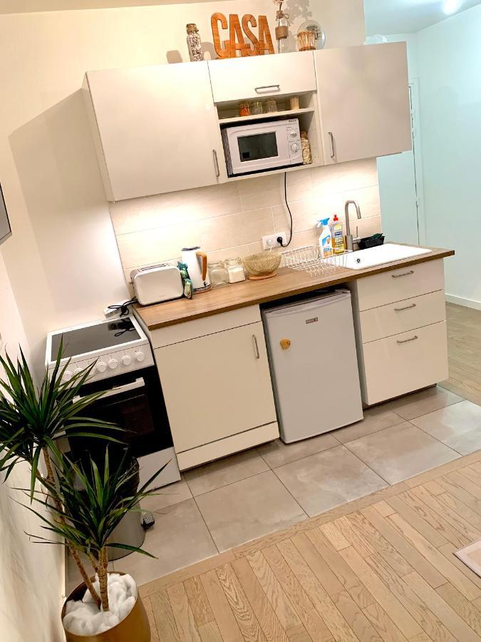 Le Bali Cosy House - T2 Lumineux Et Moderne En Plein Centre Ville De Maisons-Alfort Luaran gambar